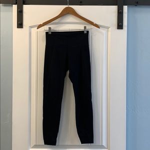 Athleta XS Black Salutation high waist 7/8 length